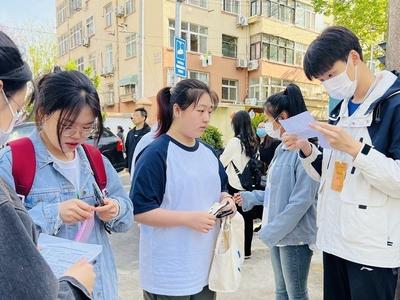 武装押运、专人看守……揭秘高考试卷的非凡“旅程”