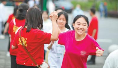 今年高考命题情况如何？突出综合素养和能力考查