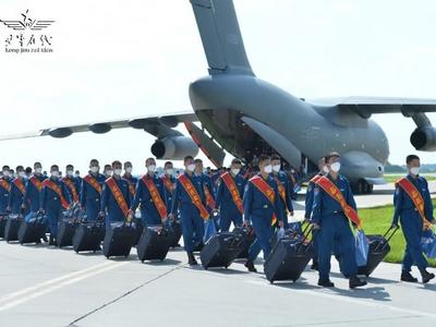 鲲鹏再出动！空军多架运20接新录取飞行学员报到