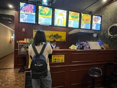 暑期档上半程票房87.87亿元，大幅刷新历史纪录