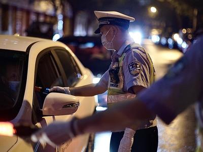 追尾纠纷，升级涉嫌获罪？市南检察院警示酒后驾车“驶”不得，斗气打人亦不该