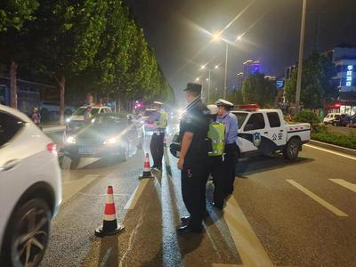 为开起来“有感觉”，非法改装排气！胶州公安严打“炸街车”守护“静夜”