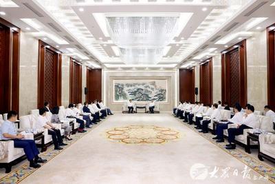 林武会见青企峰会部分企业嘉宾