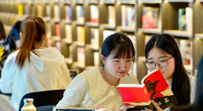 请一定别放弃读书！各地暑期高校学生资助热线汇总