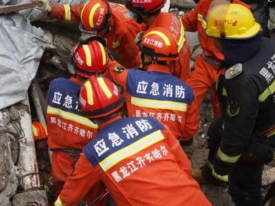 齐齐哈尔一中学体育馆楼顶坍塌，最新进展：已营救8人