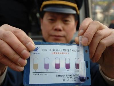 “无处不在”的甲醛：鲜艳的衣服有毒？“夺命碗”慢性投毒？真相是……