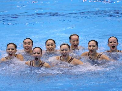 再添一金！中国队获得花游集体自由自选冠军