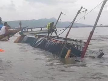 菲律宾发生一起船只倾覆事件已致30人死亡