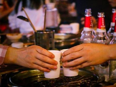 又现“夺命酒局”！家属向酒友索赔50万，法院判了