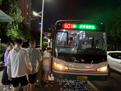 8月15日起，青岛多条公交线路调整站点！看看有你常坐的吗？