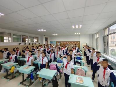 青岛弘德小学2023年秋季开学典礼暨开学第一课活动纪实
