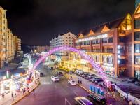 焕新消费场景，青岛啤酒街夜色醉人