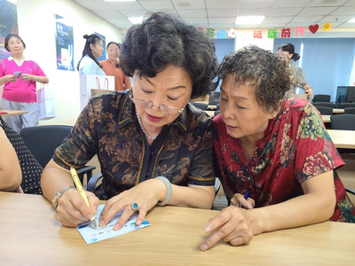 存美德，积信用，弘扬正能量！市南香港中路街道推出“美德信用积分兑换存折”