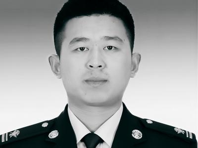 北京消防员冯振在抢险救灾中壮烈牺牲，年仅30岁，系山东人