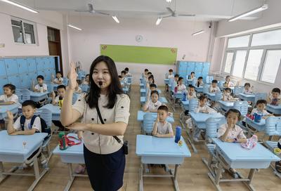 @新生们，你认真的样子很好看！