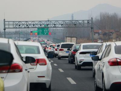 2023年中秋、国庆假期首日全国高速公路流量或将破历史峰值