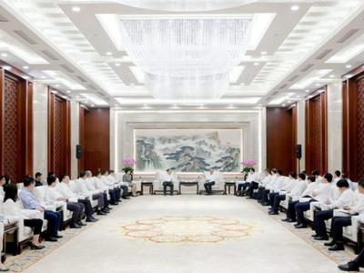 林武周乃翔会见宁德时代公司客人