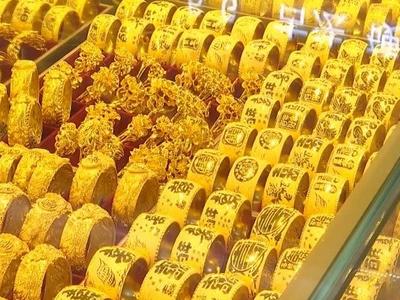 金价飙涨，有人回收市场连夜抛售，一克赚数百元？