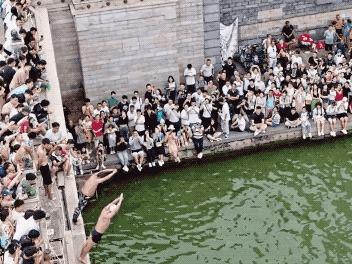 守在天津“8A”网红景点的救援队：两天救起14人