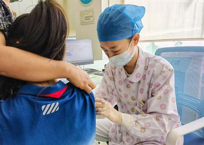 亮码接种！青岛这里打疫苗可以不带“小本本”了