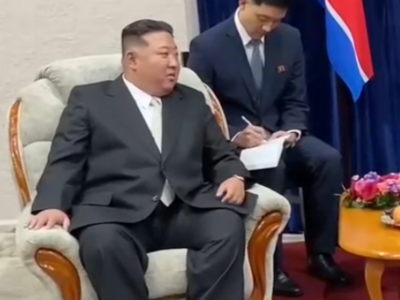 金正恩抵达俄罗斯滨海边疆区，与俄官员举行会谈
