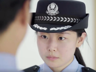 人民日报、新华社、紫光阁集体点赞！一级英模别立福的女儿长大穿上警服