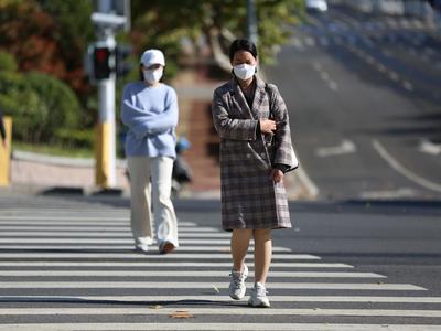 秋天的第一条秋裤安排！全国超15省份冷暖大转变