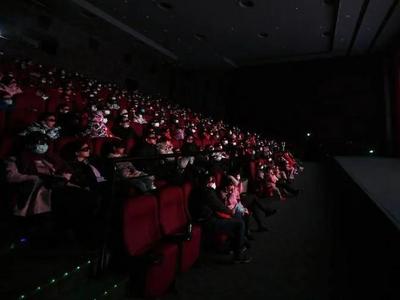 国庆档影片类型多样，优质口碑能否带动后续观影热情？