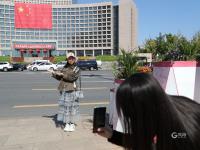 赞爆朋友圈！我与国旗合个影