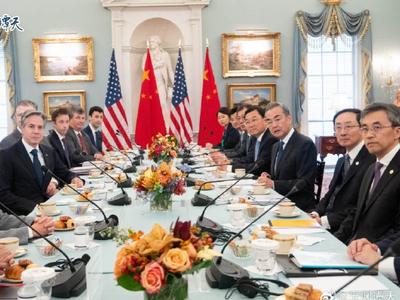 王毅同美国国务卿布林肯举行会谈