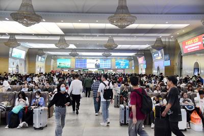 近400亿人次！1至7月我国交通出行火热