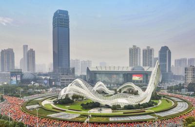 光谷马拉松：一路向东，中国光谷“奔”向世界