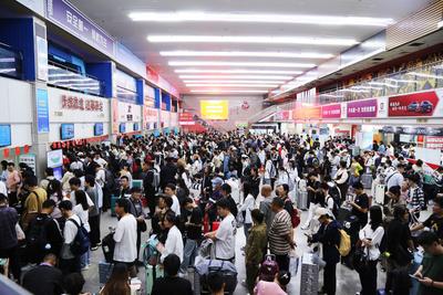2023年国家铁路发送旅客36.8亿人次，创历史最好水平