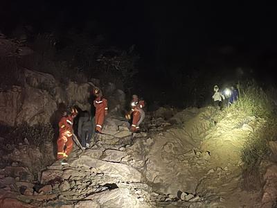 10小时！两名大学生登小珠山被困，黄岛警方连夜组织搜寻