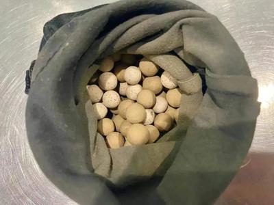 旅客带“保健石”入境，核辐射超标1050倍