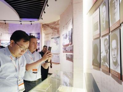 寻访“青记”陈列馆：新闻工作者的初心在这里闪耀