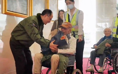 美国飞虎队老兵代表团抵京