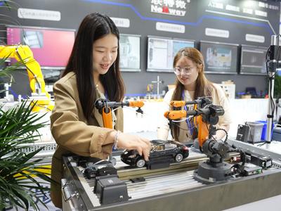 第60届中国高等教育博览会在青启幕，展出1万余件教育装备产品