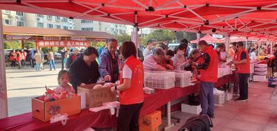 70余种特色农品从田间直供餐桌！​“供富大篷车”开进市北区辽源路街道