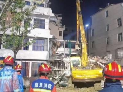 温州市永嘉县桥头镇一民房坍塌，4人遇难