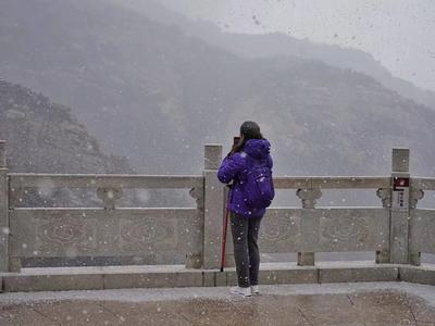 本周初降温重心转移至南方，西北地区雨雪频扰