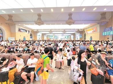 女乘客购票默认上铺？12306回应→