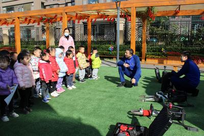 建设平安幼儿园，从娃娃抓起