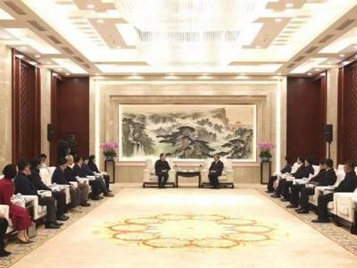 林武会见北京大学党委书记郝平