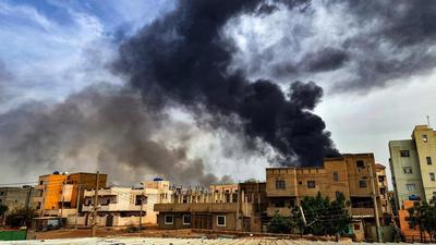 苏丹冲突双方在首都圈持续交火，造成数十名平民伤亡