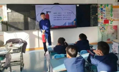 消防知识进校园，筑牢安全“防火墙”
