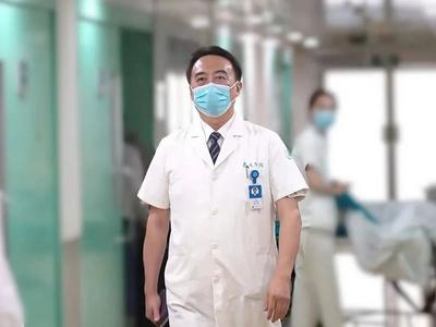 教金世佳、赵又廷演医生！热播剧《问心》的医学总顾问是咱青岛人！
