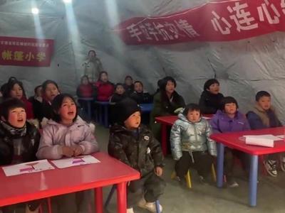 确保春季正常开学，震区维修校舍同时建板房教室