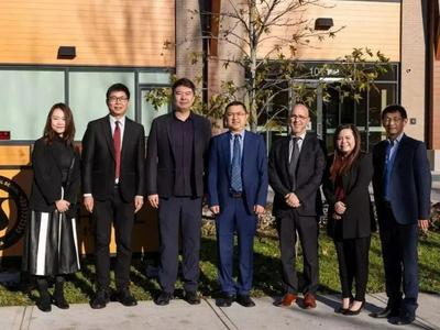 驻温哥华总领馆参赞、领事莅临加拿大超银，点赞高质量双语教育！