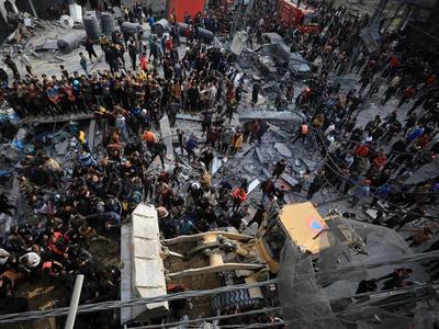 以军袭击加沙约200个目标，巴方称至少40人死亡